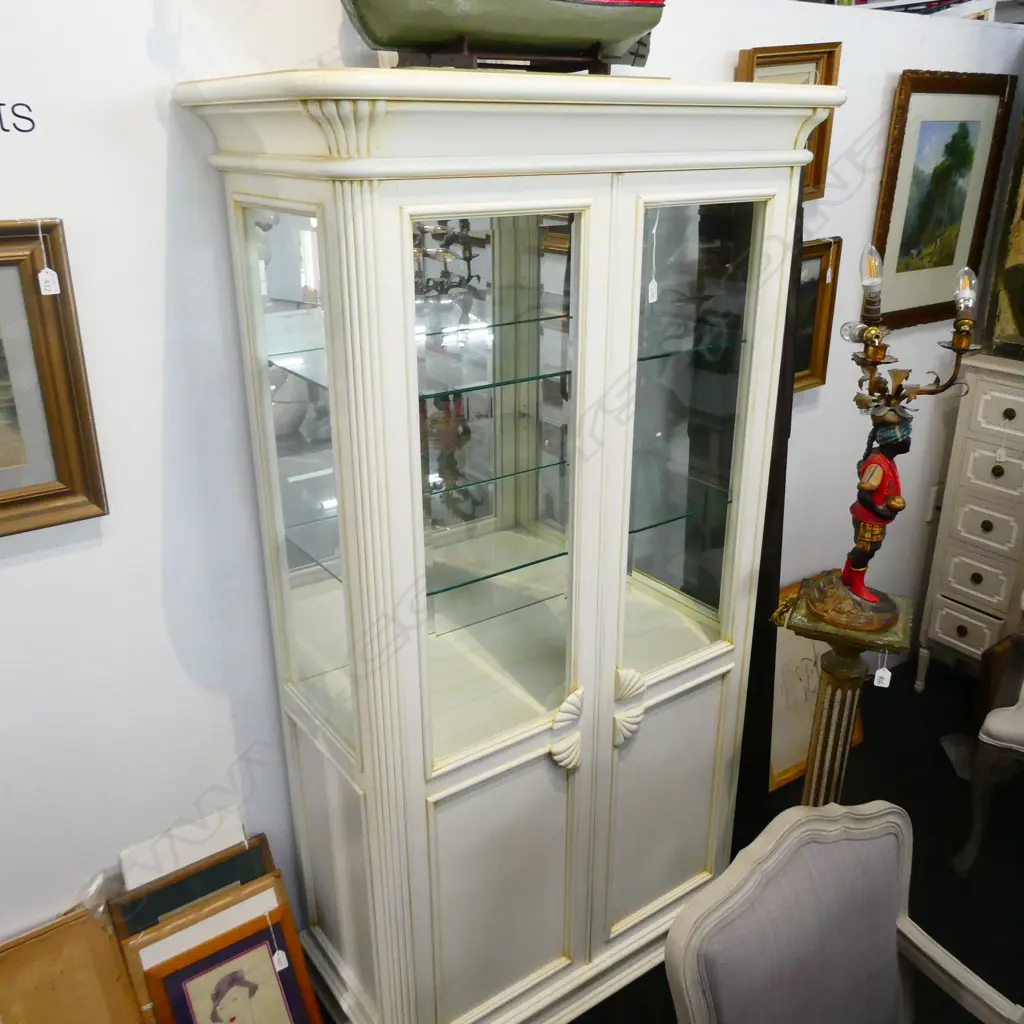 HAMPTON STYLE CREAM DISPLAY CABINET WITH CENTRAL LIGHT & 2 GLASS SHELVES, 1010 X 520 X 1810MM Image 1++