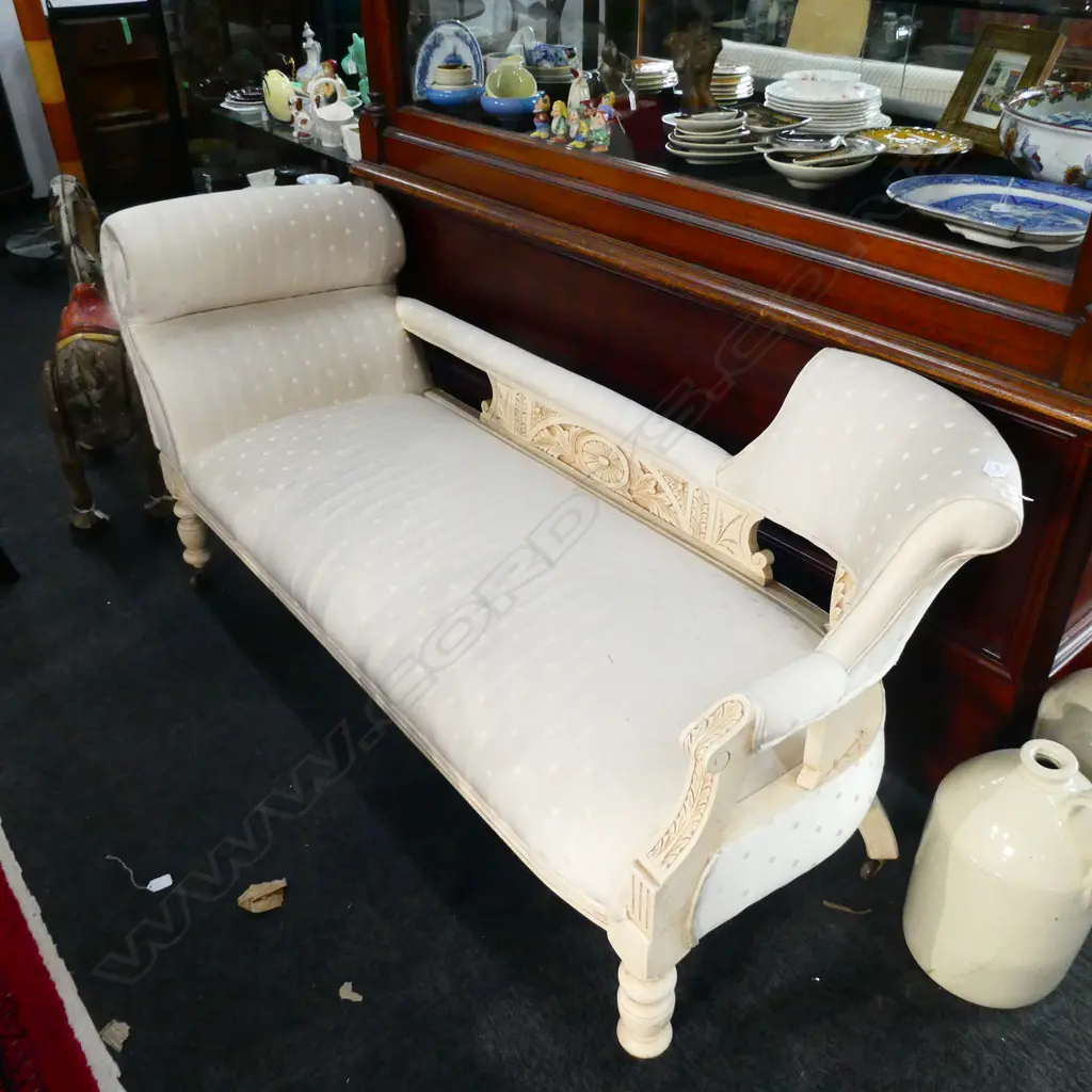 PAINTED UNHOLSTERED CHAISE LONGUE Image 1++