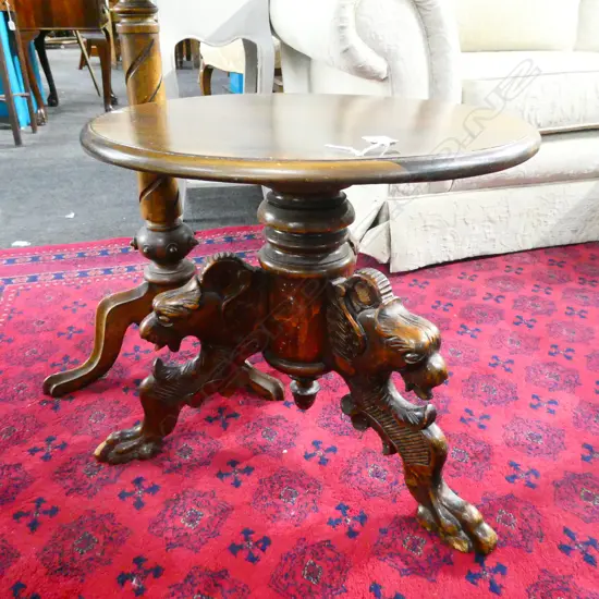SIDE TABLE CARVED LEGS H. 450MM