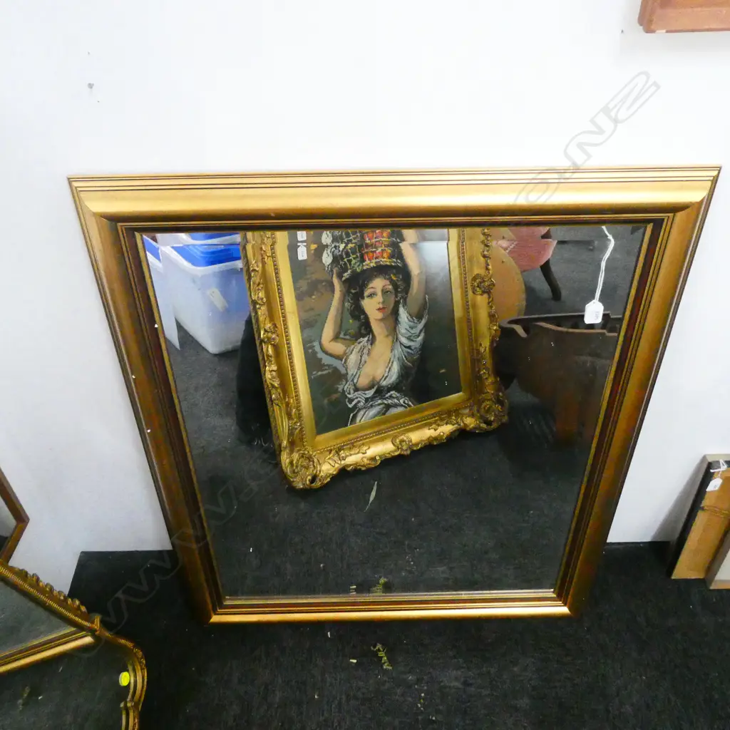GILT FRAMED MIRROR Image 1++