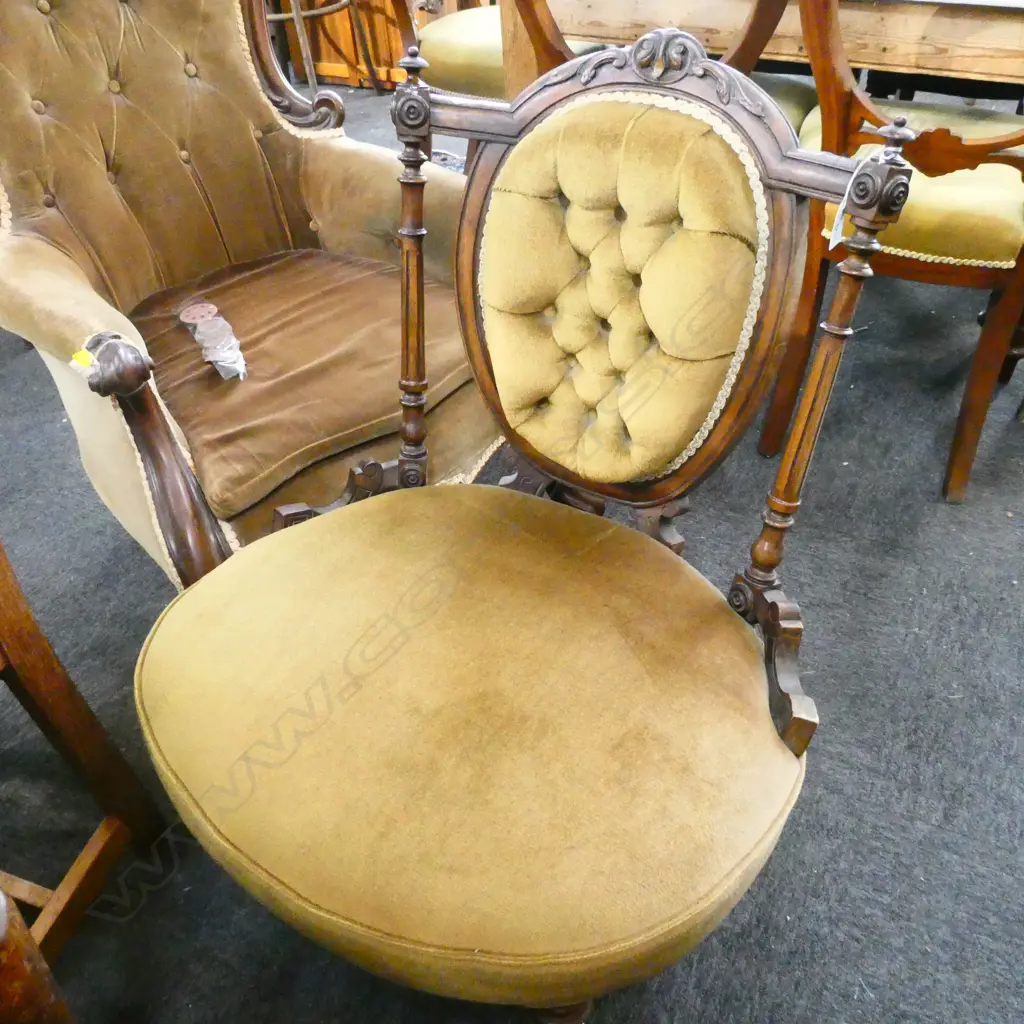 VICTORIAN GRANDMOTHERS CHAIR  Image 1++