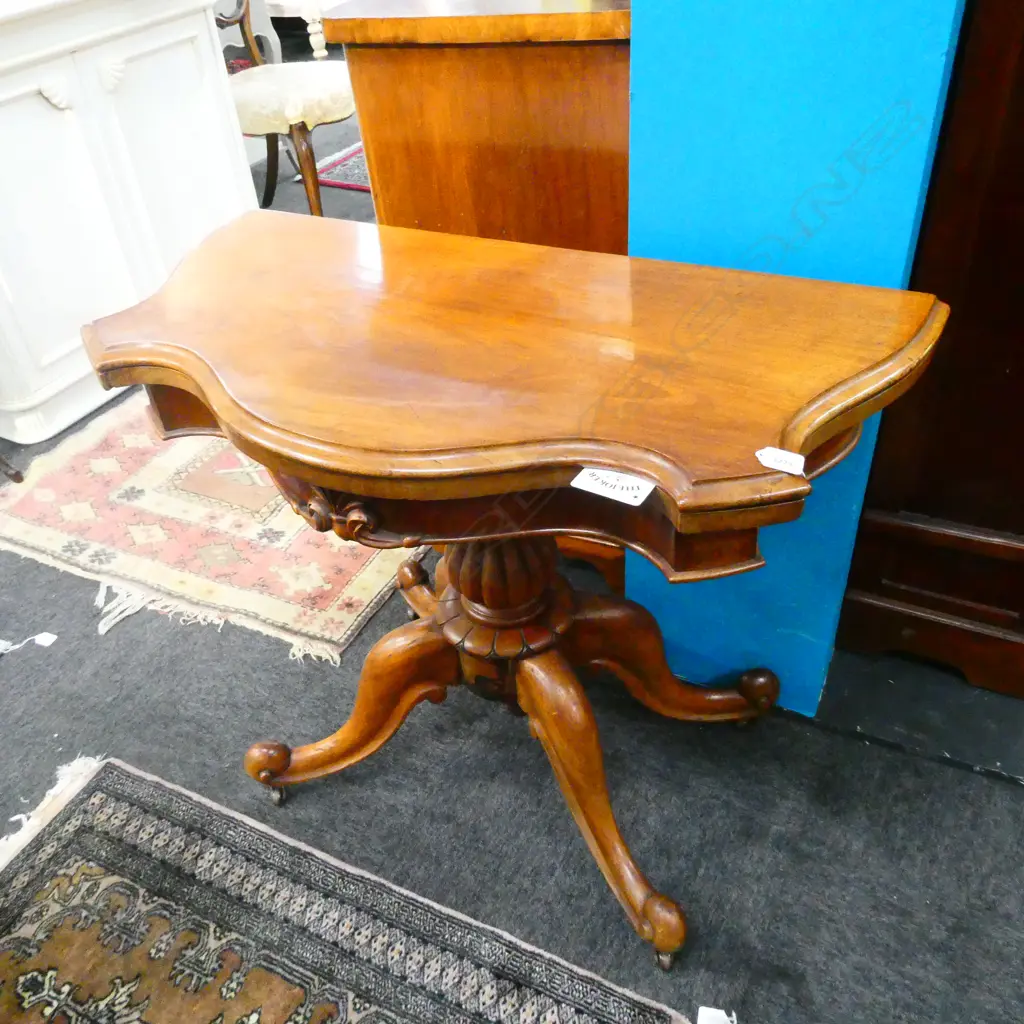 VICTORIAN SERPENTINE SHAPED CARD TABLE Image 1++