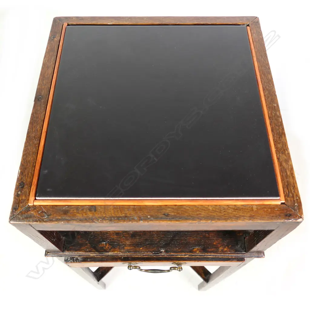 A Georgian oak washstand Image 1++