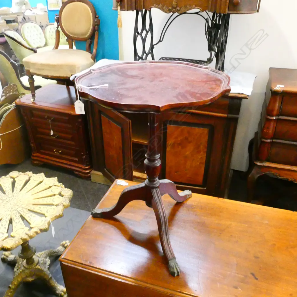 REGENCY STYLE MAHOGANY SIDE TABLE H. 515MM Image 1++