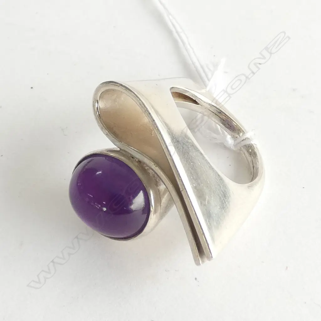 SILVER MODERNIST RING w CABOCHON AMETHYST, ATTRIBUTED TO KOBI BOSSARD or JENS HANSEN Image 1++