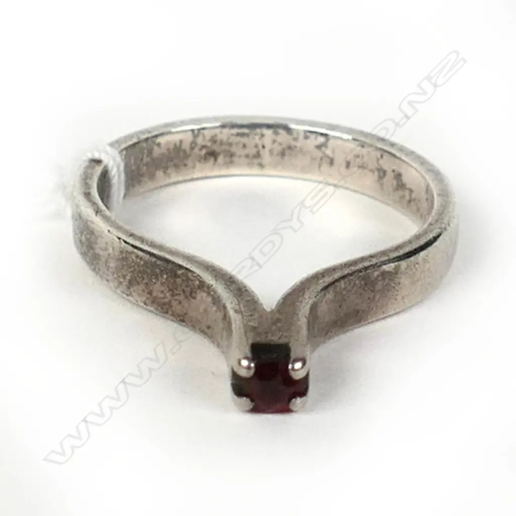 SILVER MODERNIST RING set w SMALL ALMANDINE GARNET  Image 1++