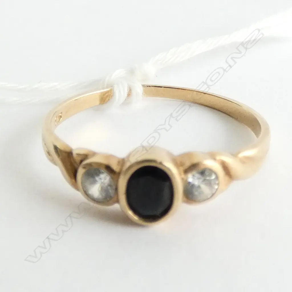 9ct ring, sapphire and CZ Image 1++