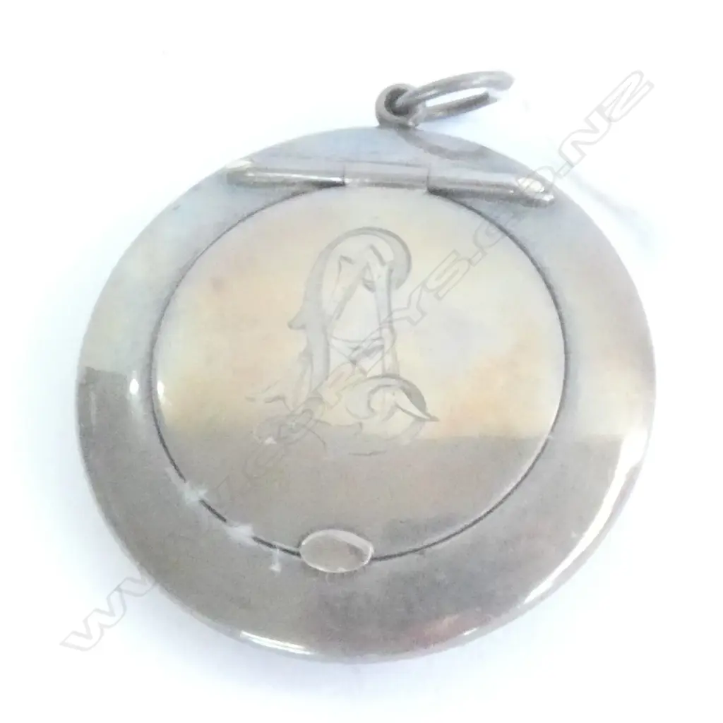 POWDERPUFF, STERLING SILVER, WITH MIRROR, POWDER AND PUFF STILL INTACT, BIRMINGHAM 1912 Image 1++
