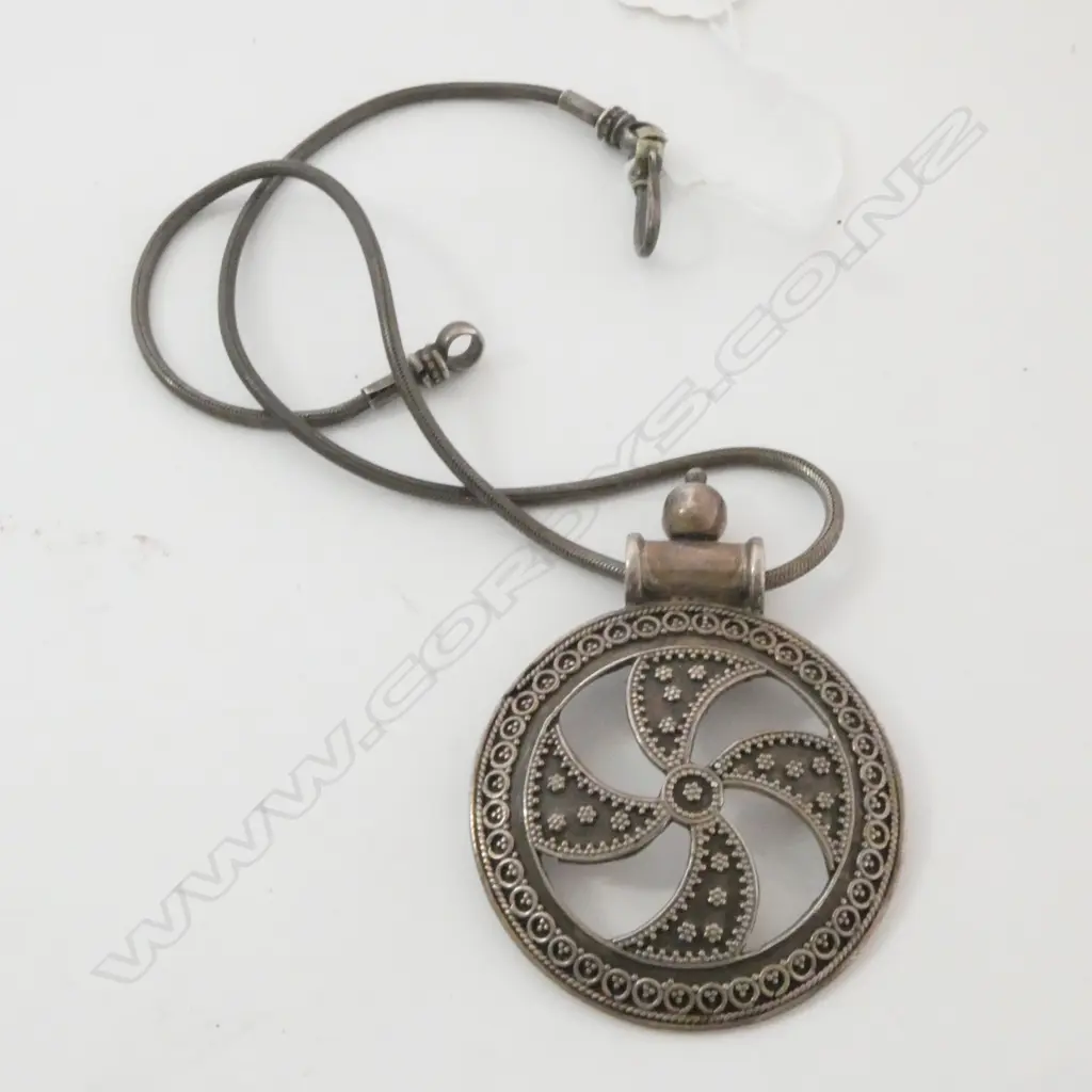 Sterling silver pendant with chain, probably asian, total weight 37 grams Image 1++