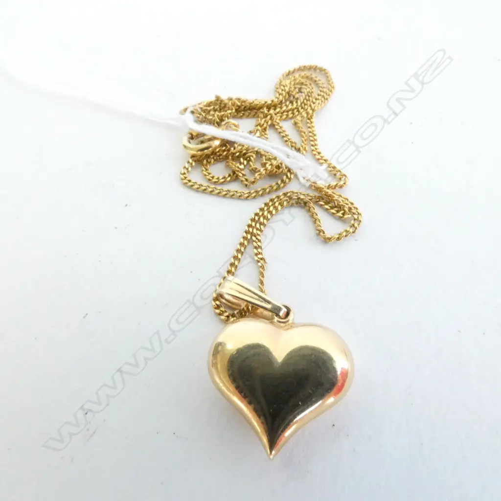 HEART PENDANT AND CHAIN, 9ct GOLD, Image 1++