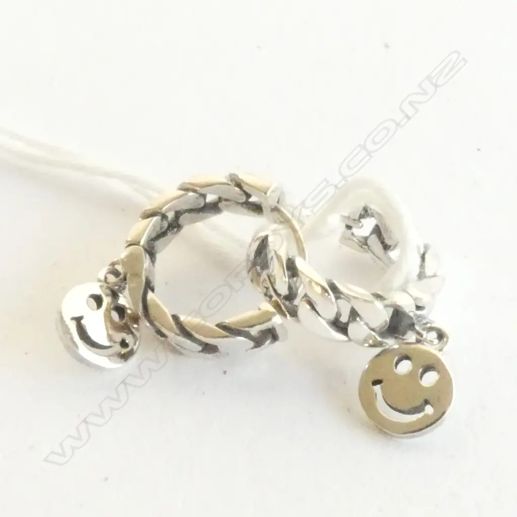 SILVER SMALL HOOP W SMILEY DROP EARRINGS 4gms  Image 1++