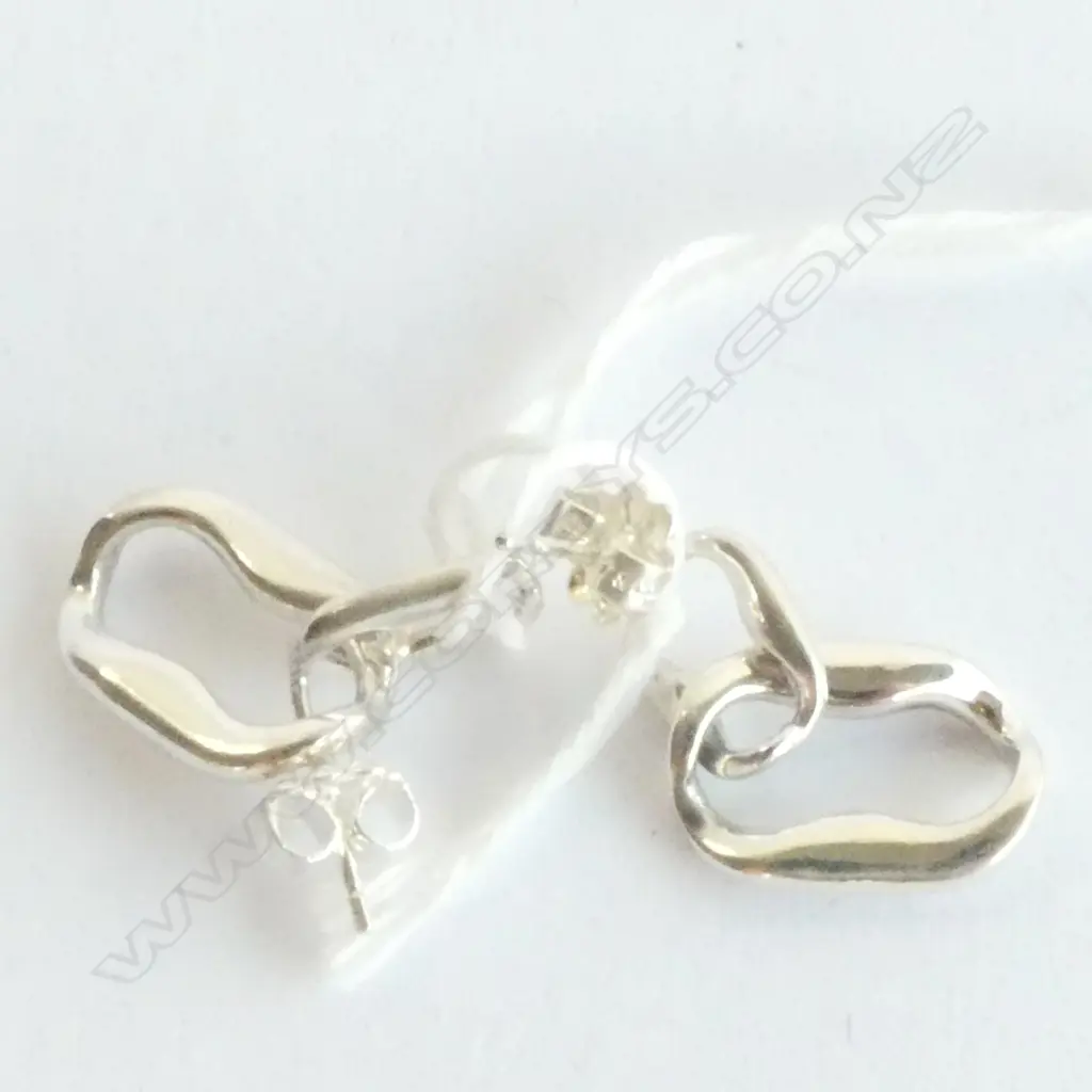 SILVER INTERLINKED EARRINGS 5gms Image 1++