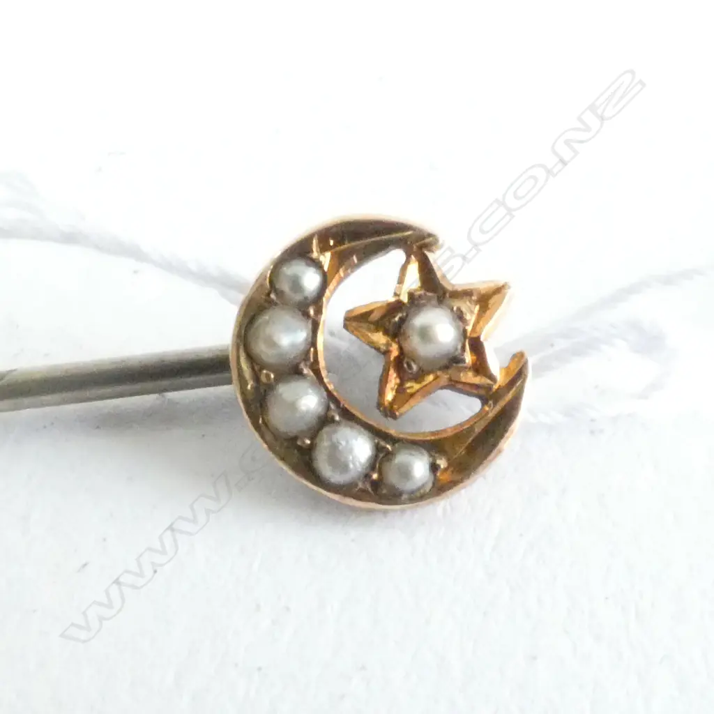 STAR STICK PIN - NOT STAMPED BUT TESTS AS 15CT GOLD WITH SEED PEARLS Image 1++