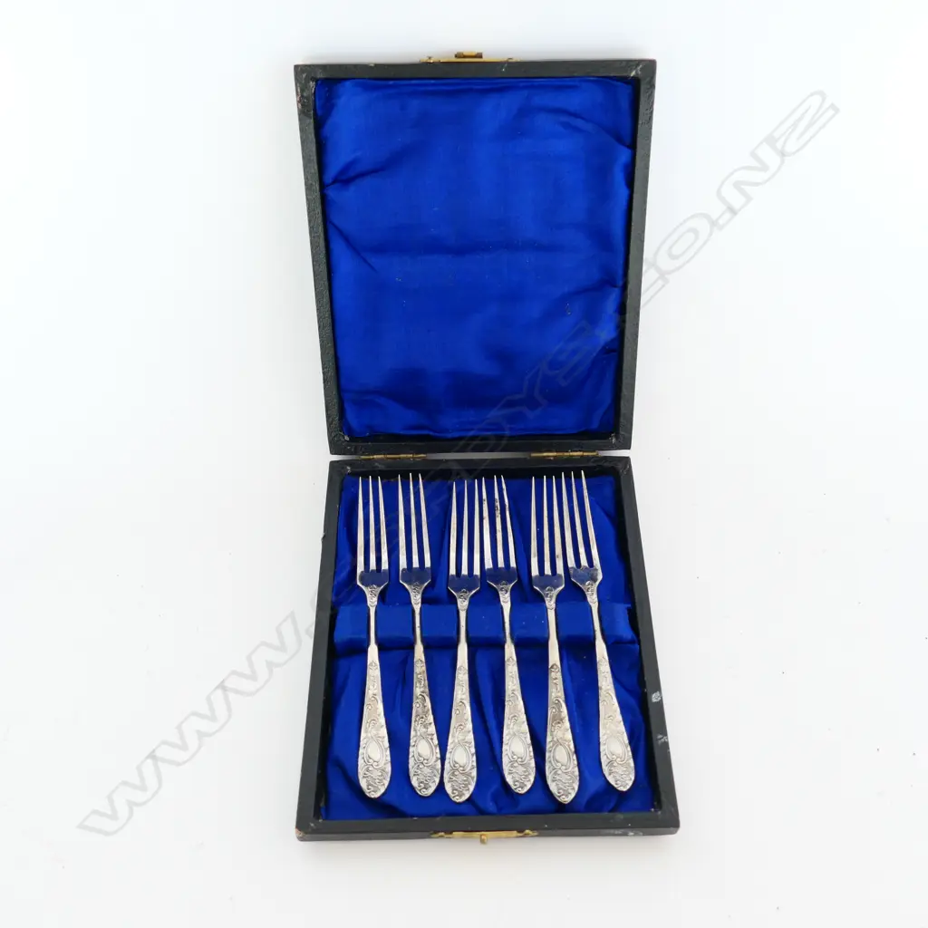 SET OF SIX ANTIQUE SILVER PLATE DESSERT FORKS, BOXED Image 1++