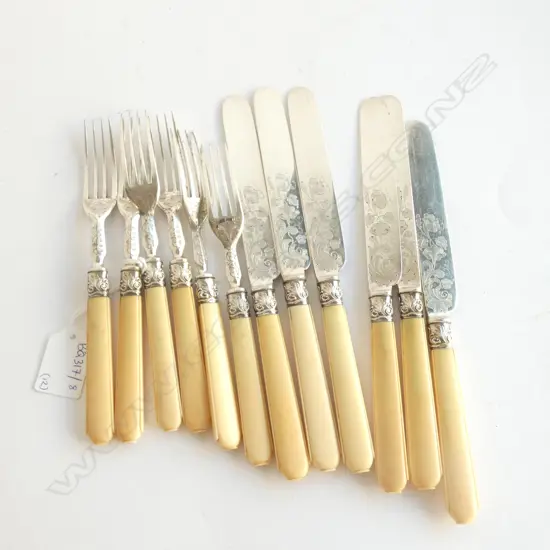 12 PCE VICTORIAN SILVER PLATE ENGRAVED CUTLERY SET