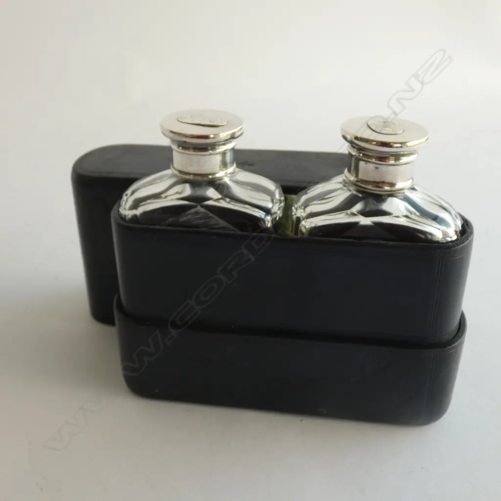 PR CRYSTAL FLASKS, CASED H. 120MM Image 1++