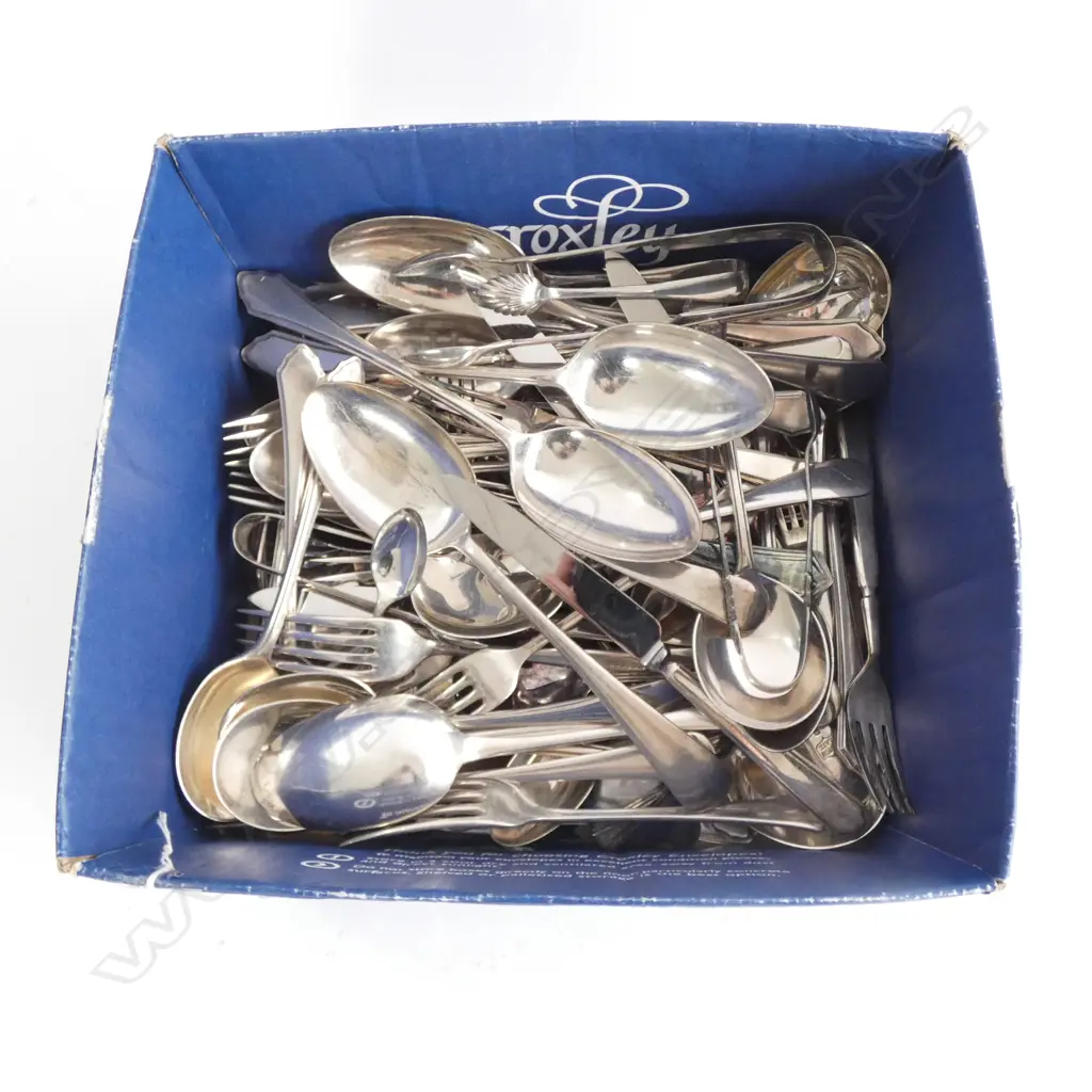 BOX OF SILVER PLATE CUTLERY Image 1++