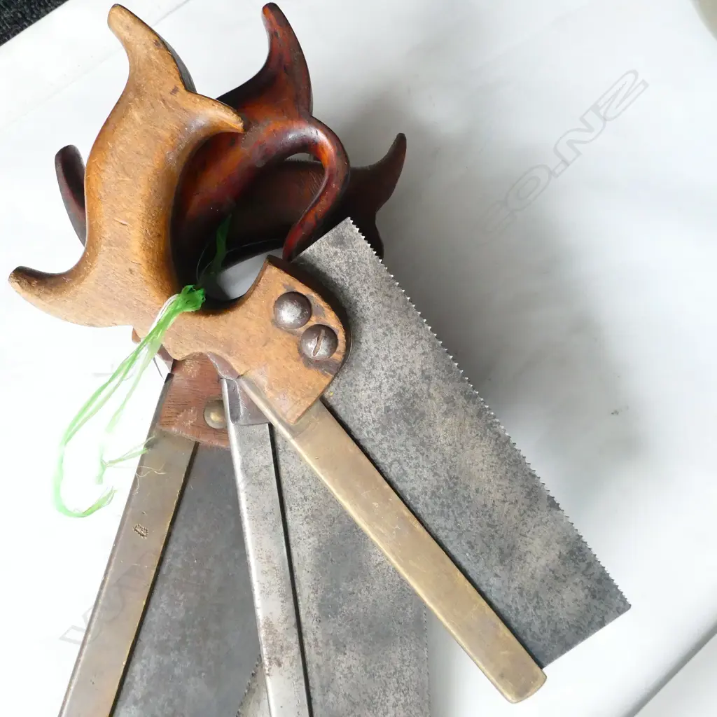 4 VINTAGE MITRE SAWS 2 BRASS BACKED 2 STEEL Image 1++