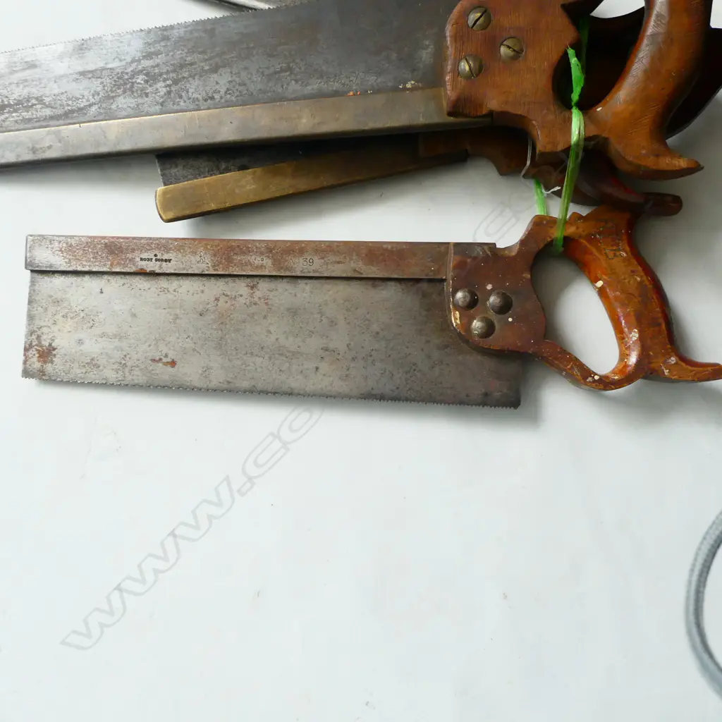 4 VINTAGE MITRE SAWS 2 BRASS BACKED 2 STEEL Image 1++