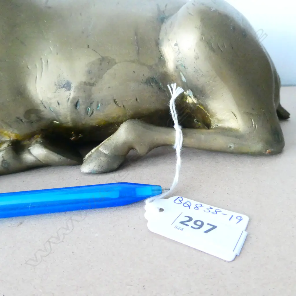 HEAVY BRONZE DEER - L 300 H. 185MM Image 1++