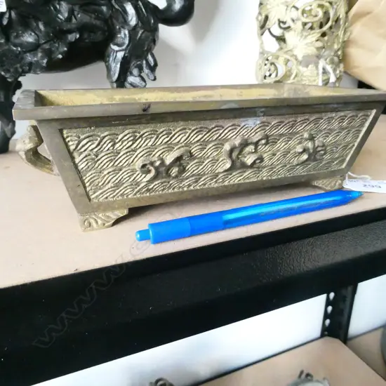 BRONZE ORIENTAL VASE STAND - L 210 H. 60MM