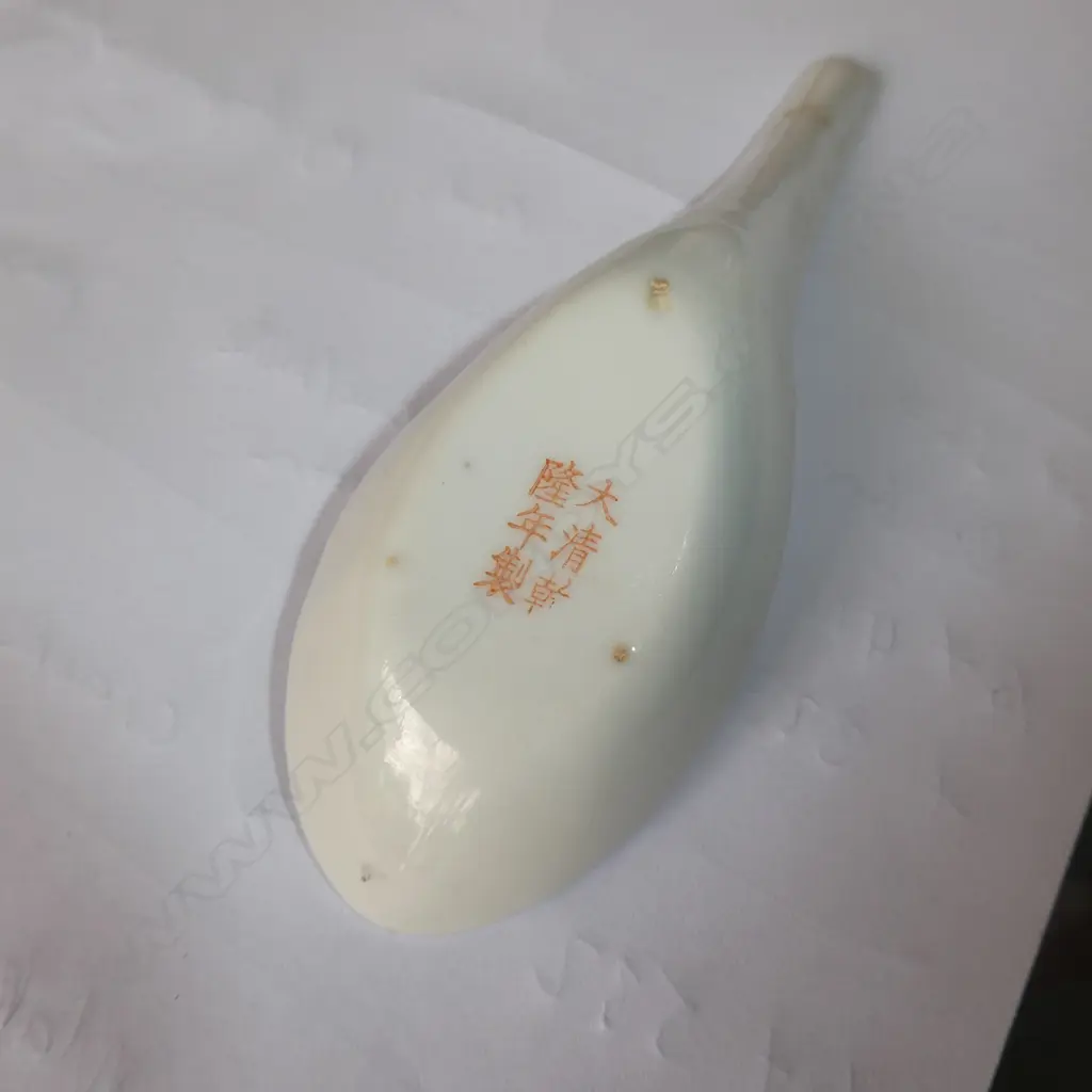 4 ORIENTAL PCES; QIANLONG STYLE SPOON, GUANGXU PLATE, B/W JAR, GREEN VASE Image 1++