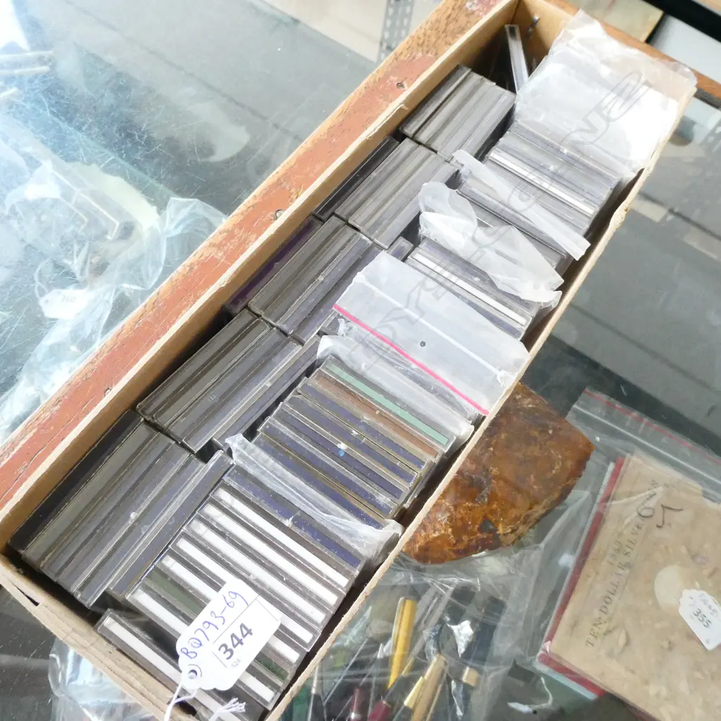 BOX COLLECTORS CASED COINS  Image 1++