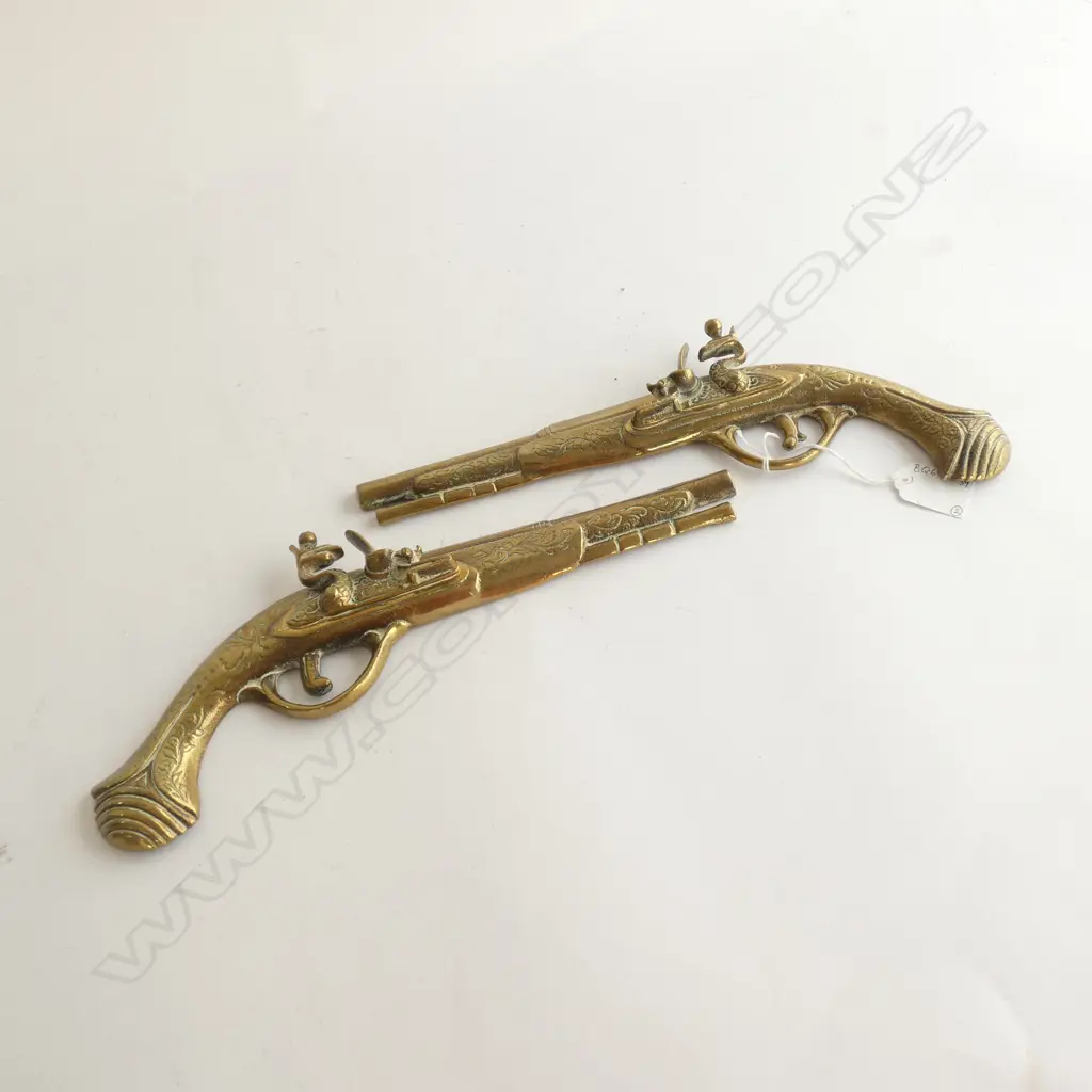 VINTAGE PAIR OF BRASS FLINT LOCK WALL HANGERS Image 1++