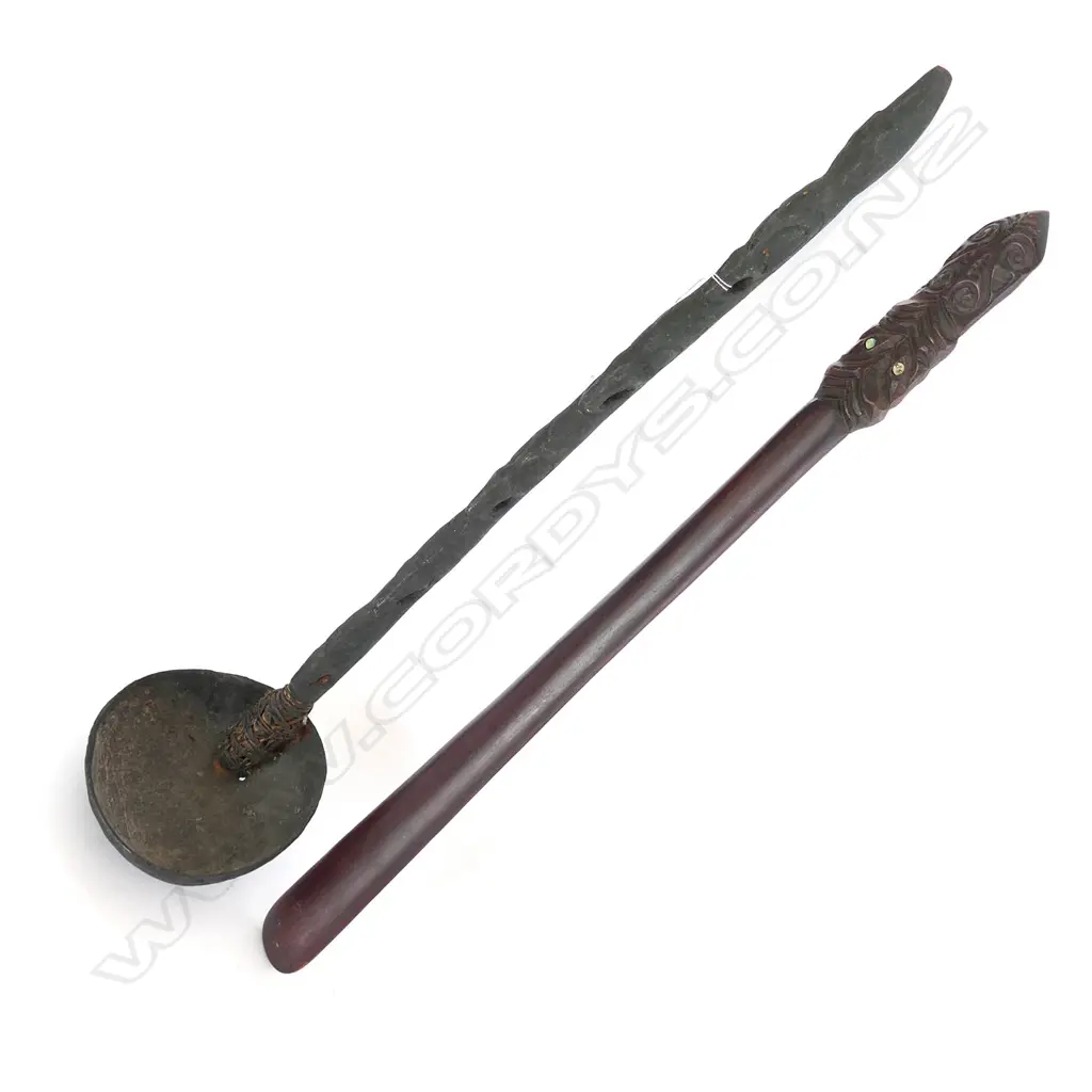 SOUVENIR CARVED WOODEN TAIAHA &CARVED WOODEN PACIFIC ISLAND LADLE Image 1++