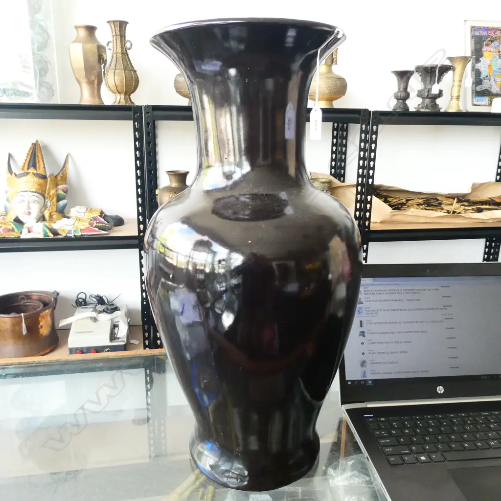 BLACK ORIENTAL VASE H. 535MM Image 1++