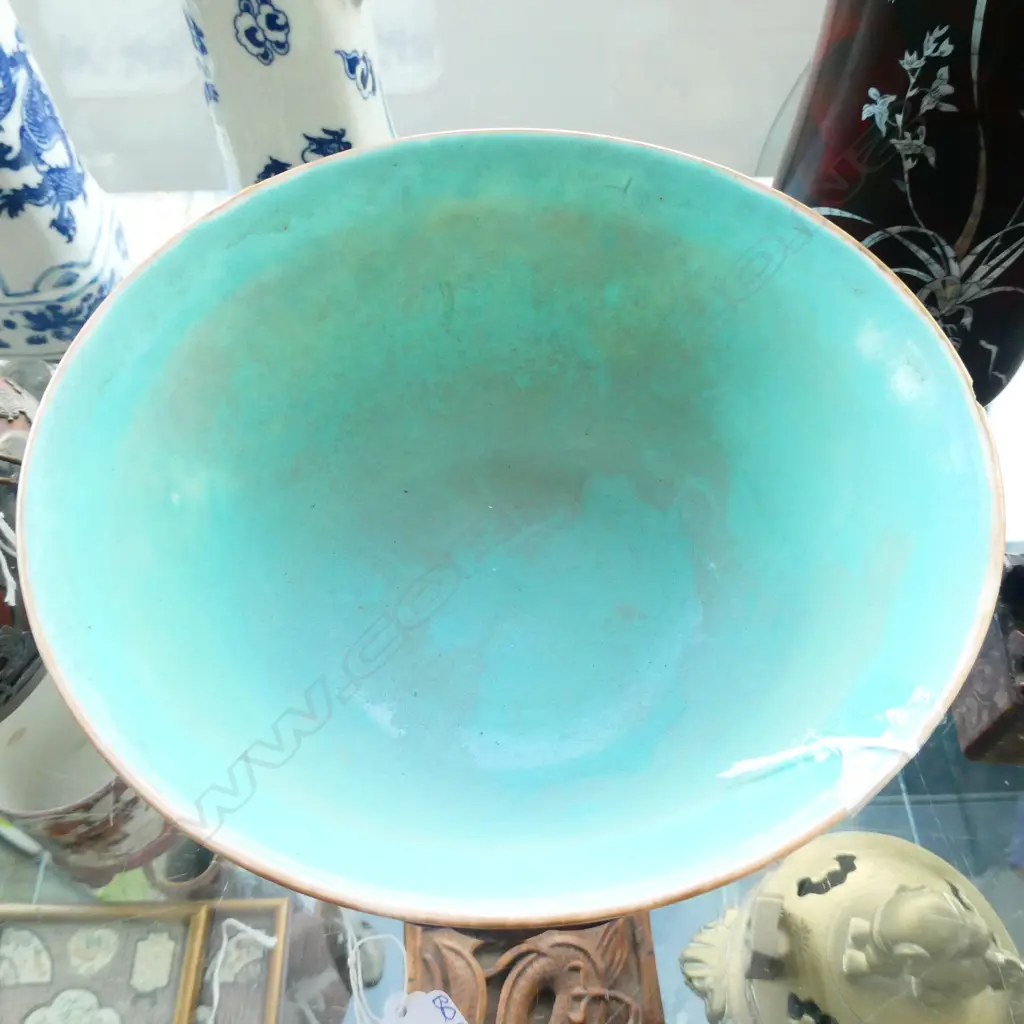 CHINESE GREEN FAMILLE ROSE BOWL WITH BUTTERFLIES & WOODEN STAND. DIA 175MM Image 1++