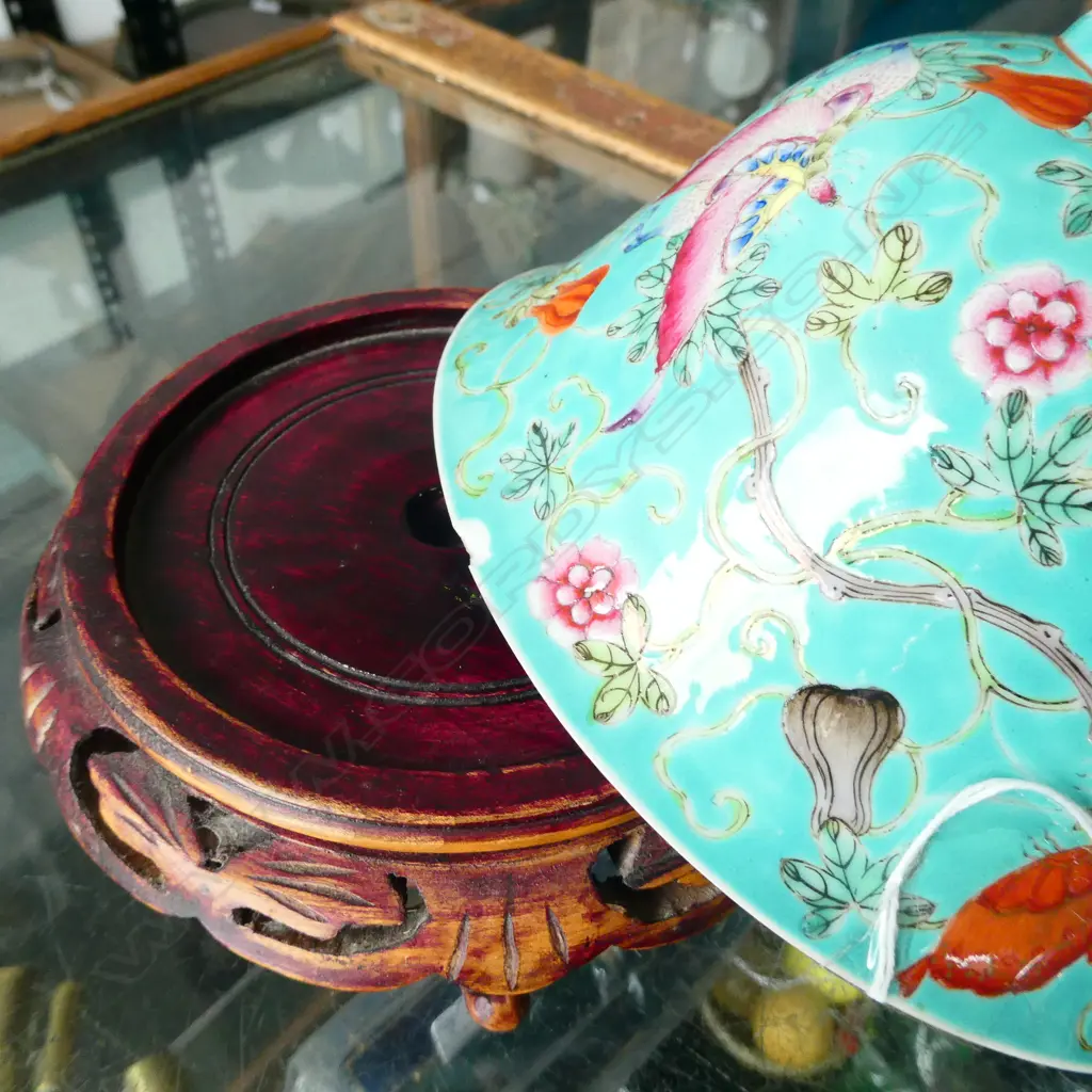 CHINESE GREEN FAMILLE ROSE BOWL WITH BUTTERFLIES & WOODEN STAND. DIA 175MM Image 1++