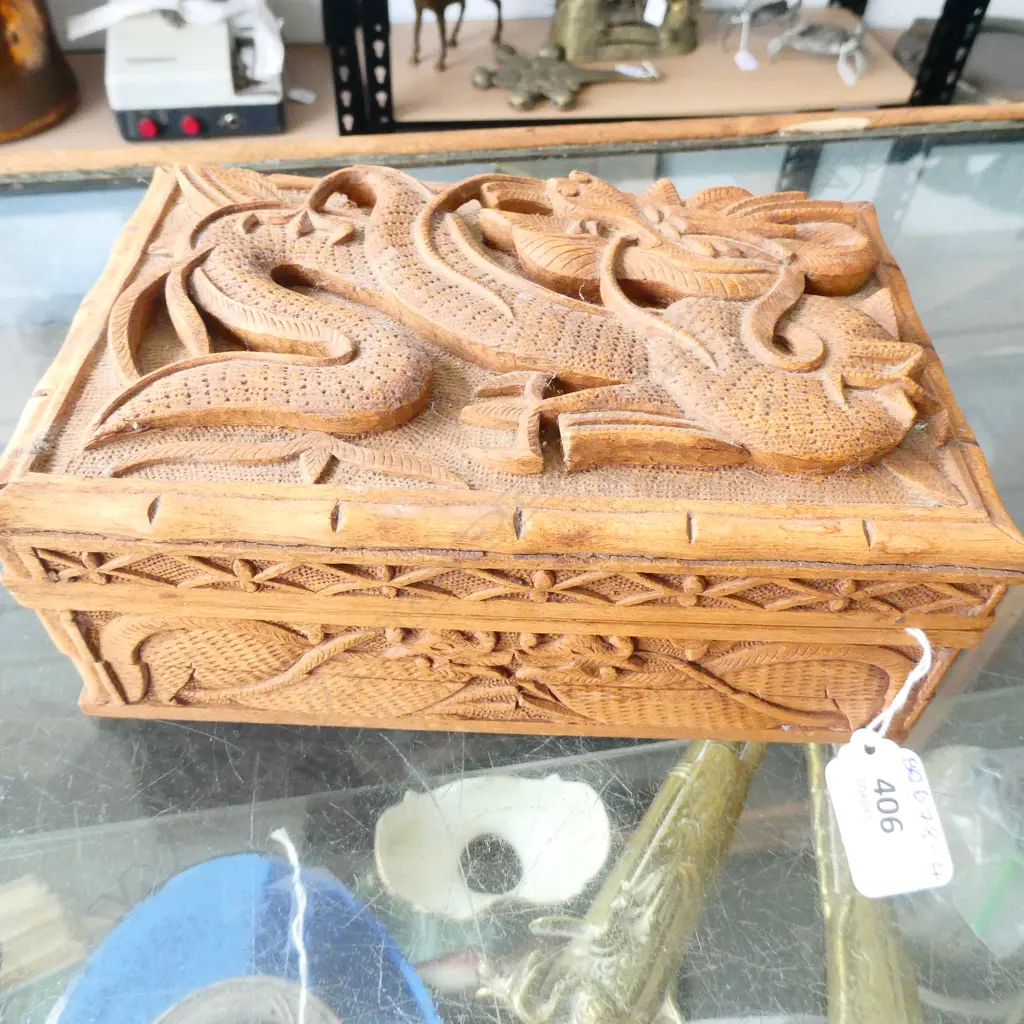 CARVED ORIENTAL WOODEN BOX 205 X 130 X 75MM Image 1++