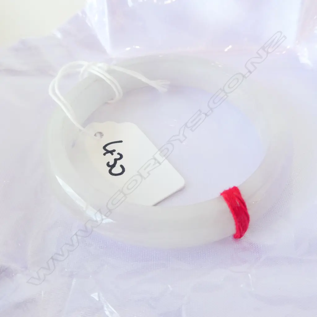 (430/22) JADEITE BANGLE PALE TONE  SOME CRACKS Image 1++