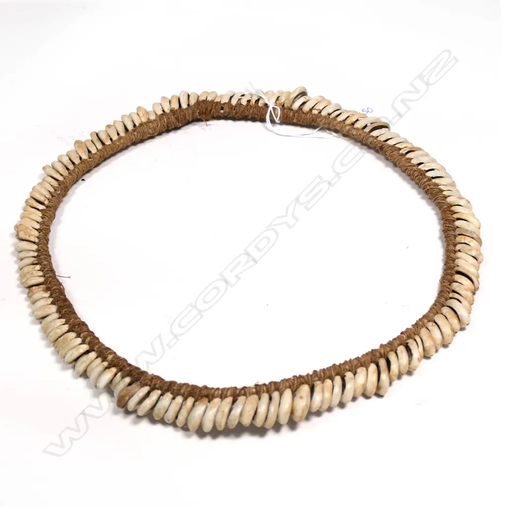 PNG COWRIE SHELL & TWINE NECKLACE Dia.260mm Image 1++