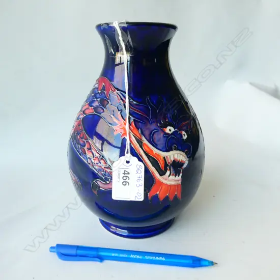 MOORCROFT RED & BLUE DRAGON DESIGN VASE - H. 210MM