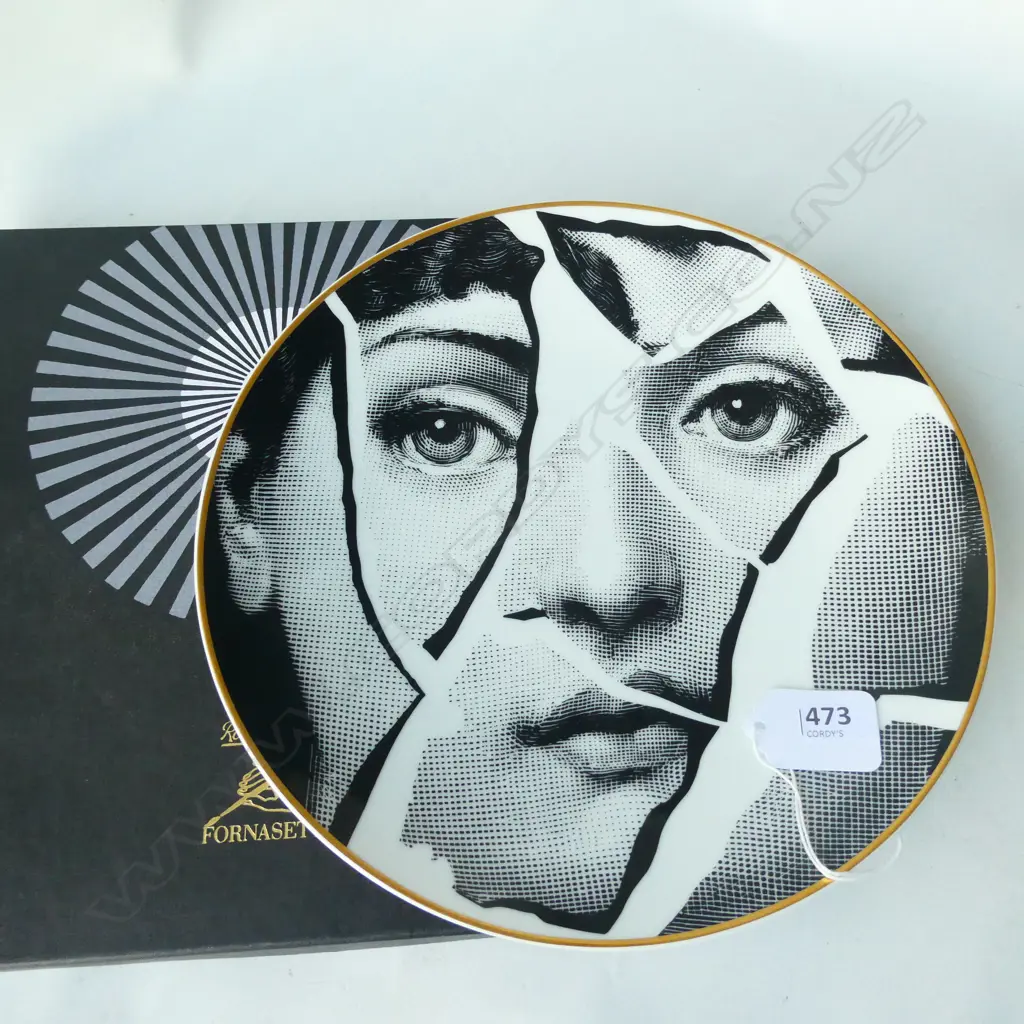 FORNASETTI PLATE IN BOX - BROKEN  FACE Image 1++