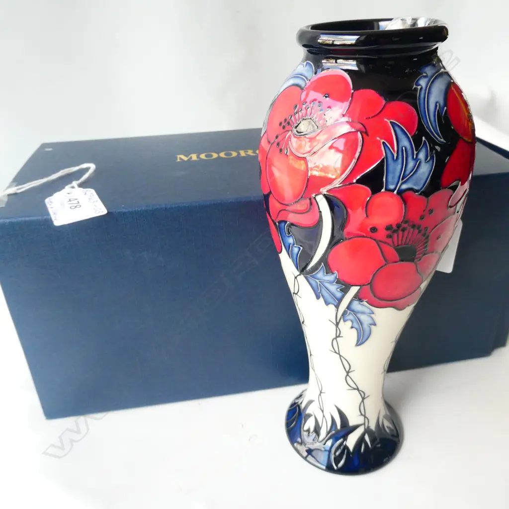 MOORCROFT POPPY DESIGN VASE BY R. BISHOP 2013 - H. 215MM - WITH BOX Image 1++