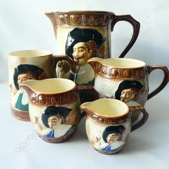 4 FALCON WARE CHARACTER JUGS + MUG H.200mm