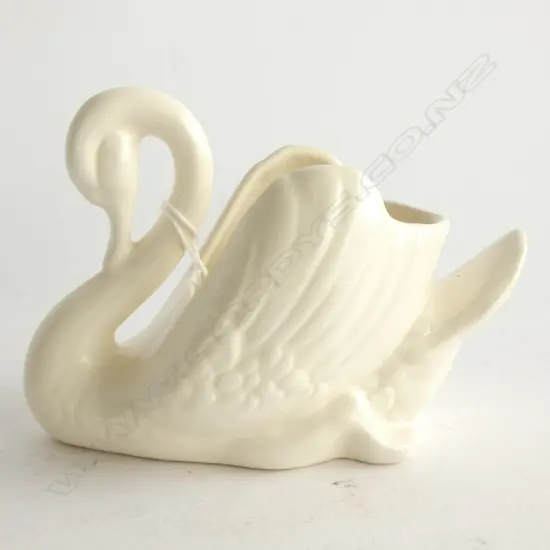 CROWN LYNN SMALL WHITE SWAN #154 - FINE CRACK ON ONE SIDE.
