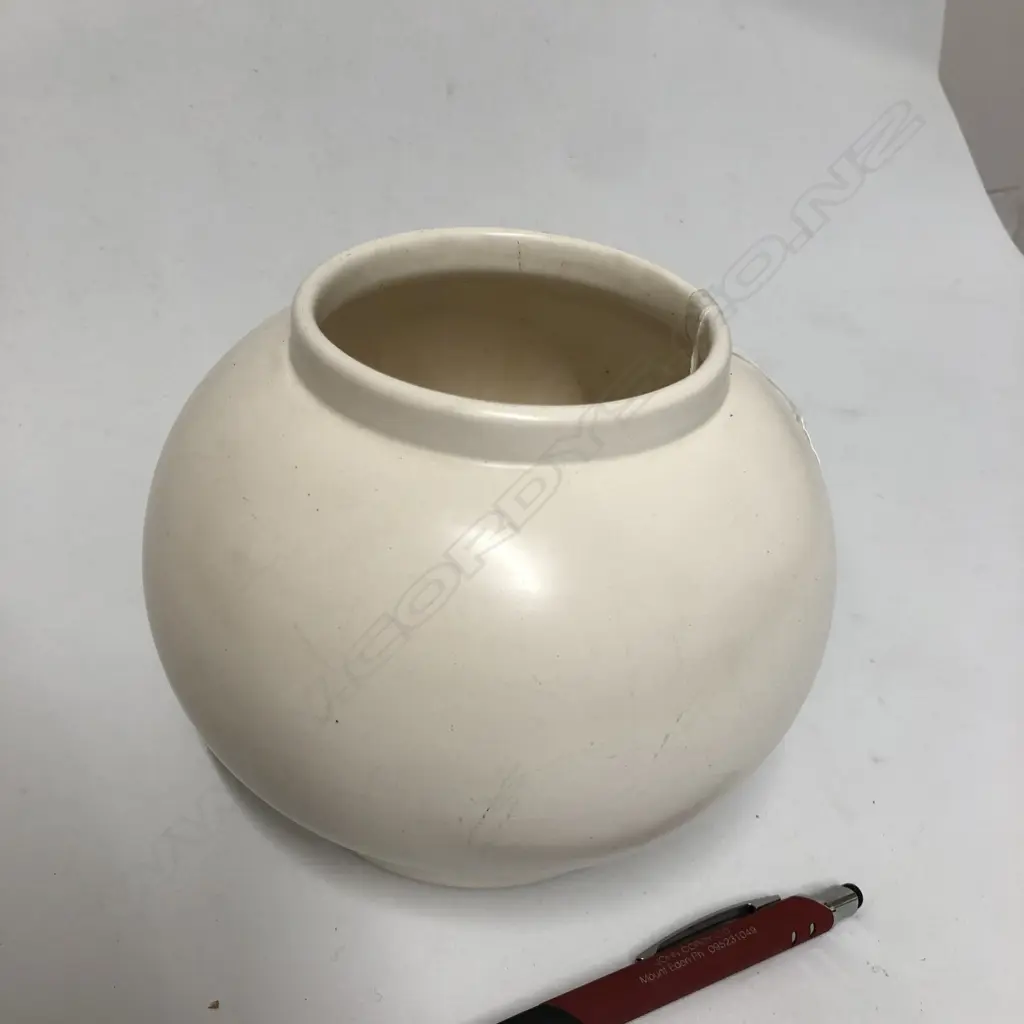 CROWN LYNN HAND POTTED VASE #9 medium Image 1++