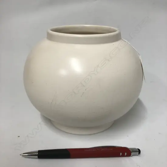 CROWN LYNN HAND POTTED VASE #9 medium