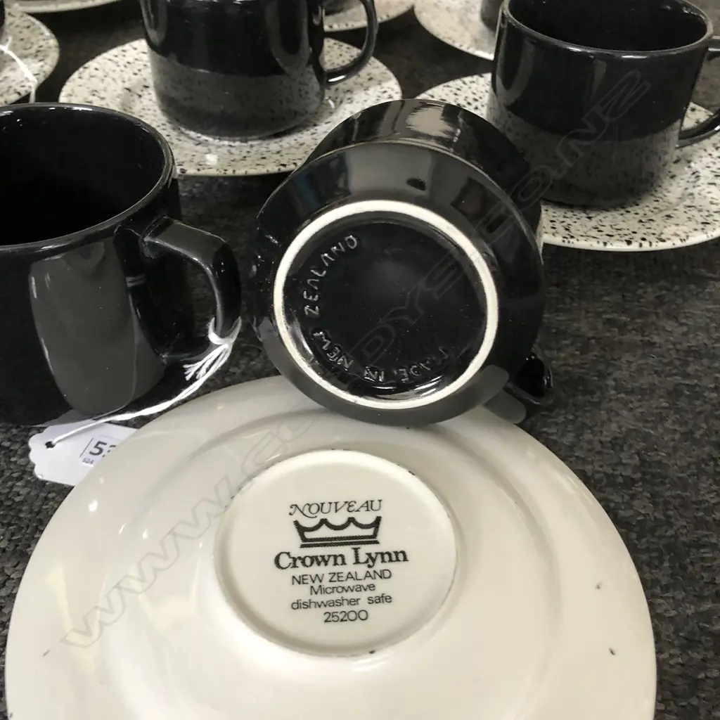 9 CROWN LYNN 'NOUVEAU' COFFEE CUPS & 8 SAUCERS Image 1++