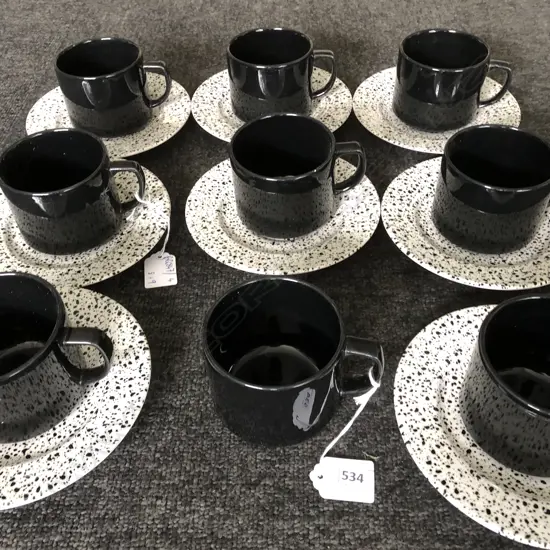 9 CROWN LYNN 'NOUVEAU' COFFEE CUPS & 8 SAUCERS