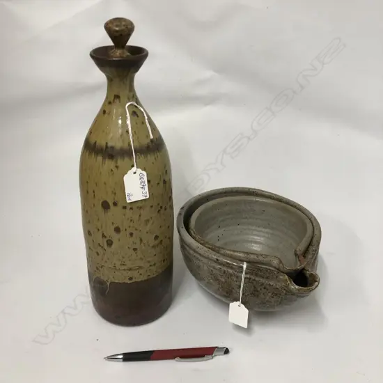 PR UNMARKED NZ POTTERY POURING BOWLS A.F + FLASK