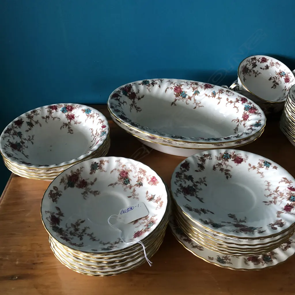 LGE MINTON 'ANCESTRAL' DINNER SERVICE Image 1++