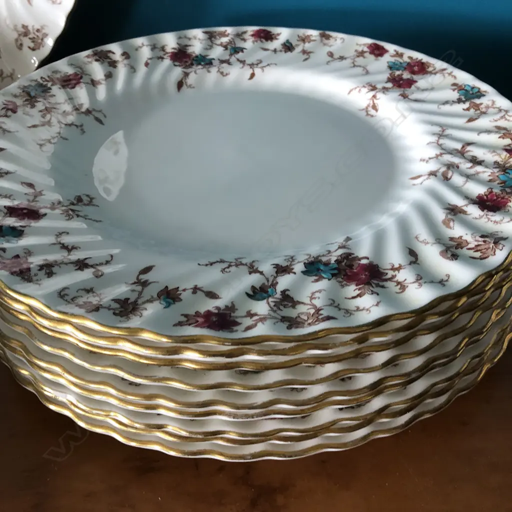 LGE MINTON 'ANCESTRAL' DINNER SERVICE Image 1++