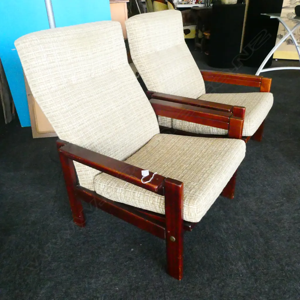 PR RETRO MORGAN CHAIRS Image 1++