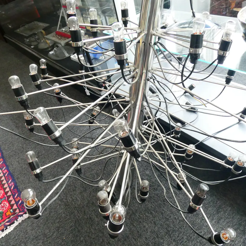 CONTEMPORARY CHANDELIER 1M DIA Image 1++