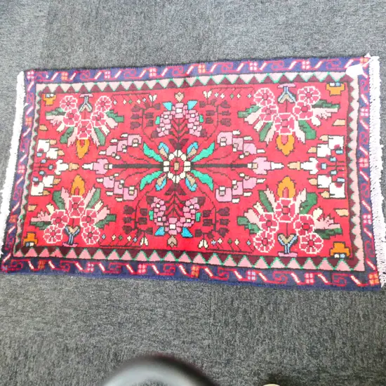 (8M) PERSIAN H/KNOTTED HAMEDAN RUG 850 x 540 mm